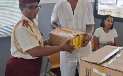 Mario Lémina égaye le séjour des enfants hospitalisés au CHU de Libreville