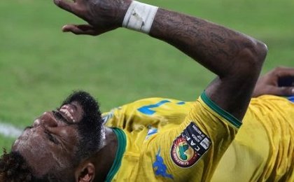 Panthères du Gabon : Aaron Boupendza suspendu à titre conservatoire par la Fegafoot
