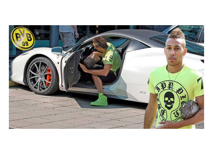 Aubameyang et sa Batmobile à Dormund !