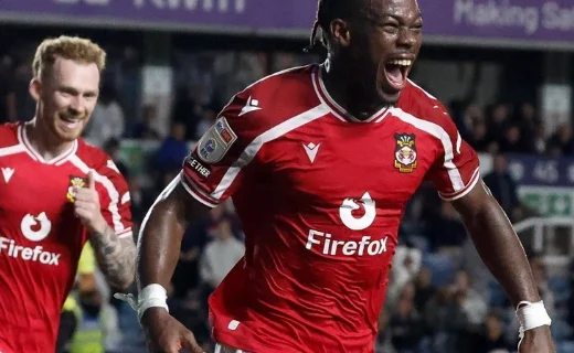 Championship : Jacques Ekomié provoque le but victorieux de Wrexham face à Southampton