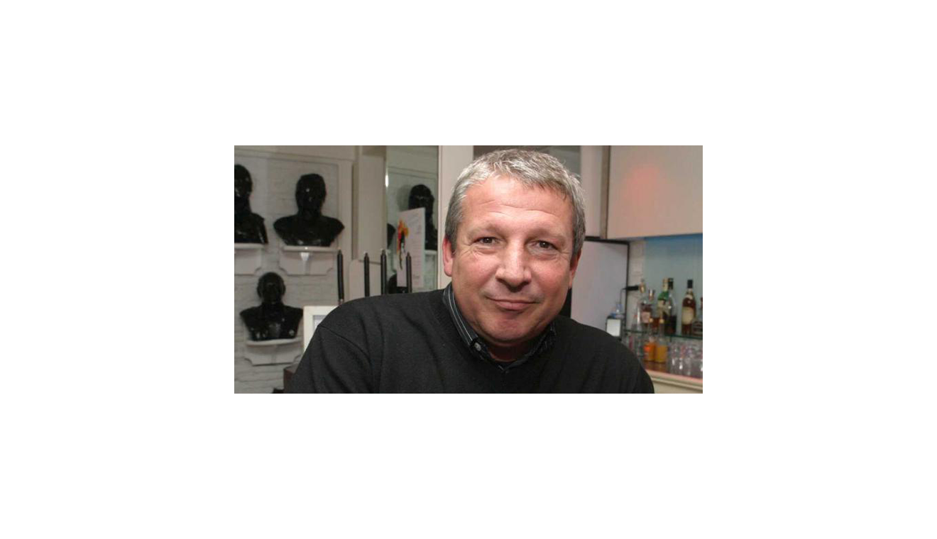 l'USM Alger jouera sans leur entraîneur ce samedi à Bitam 