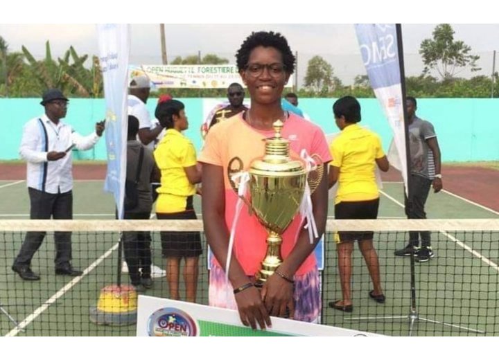 La gabonaise Celestine Avomo, reine de l'Open de tennis d'Ebolowa