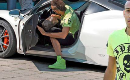 Aubameyang et sa Batmobile à Dormund !