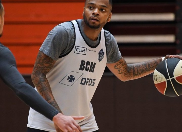 Un basketteur suspendu après avoir été contrôlé « enceinte » 