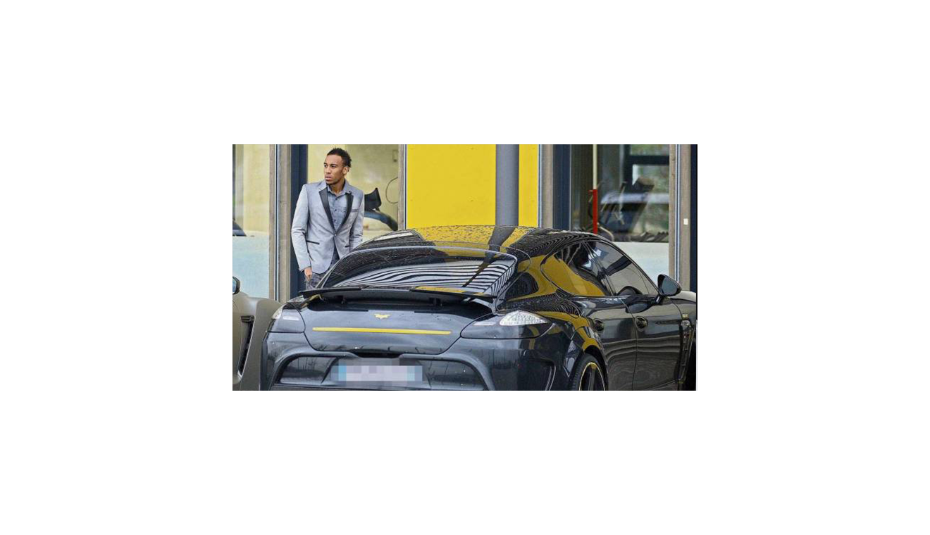 Aubameyang désormais en batmobile !
