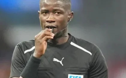 Coupe du monde 2026 : la Fifa dévoile les 19 arbitres africains retenus, le Gabon honoré avec 3 représentants